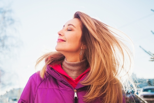 Immagine relativa al post intitolato Cura dei Capelli in Inverno: Come Proteggere i Capelli da Freddo e Umidità 